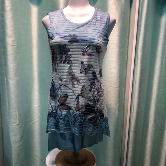 Nice camisole with butterflies - Picture 1 of 1